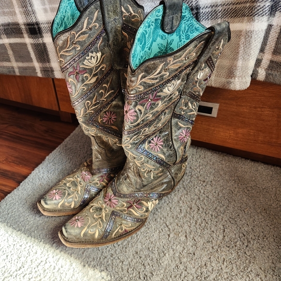 Corral, 9.5, gray. - Picture 1 of 5